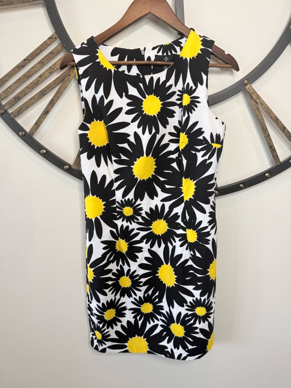 Ronni Nicole Black & White Sleeveless  Daisy Dress